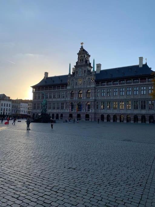 Hippe Studio In Historisch Gebouw In Oude Centrum Anvers Dış mekan fotoğraf
